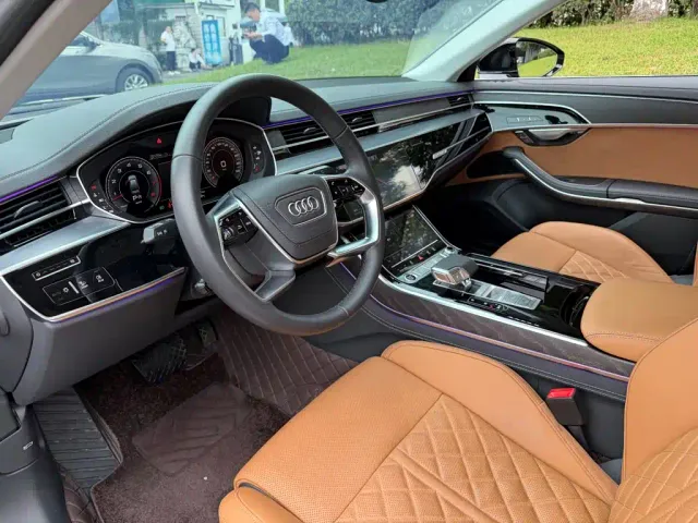 Audi A8 — Фото автомобиля 7