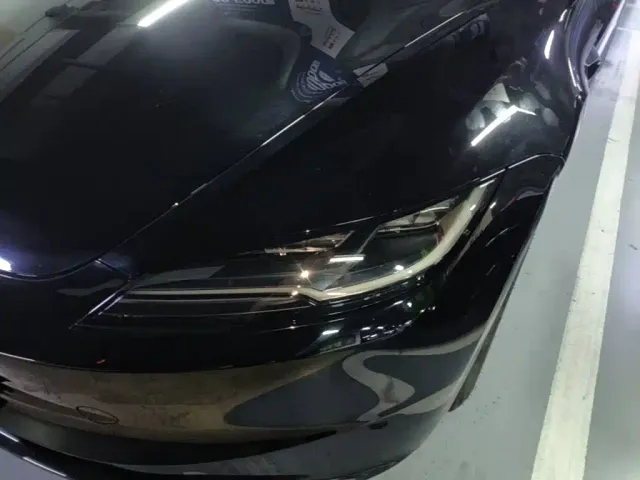 Tesla Model 3 — Фото автомобиля 23