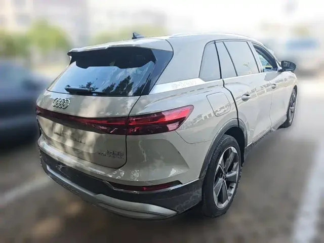 Audi Q5 e-tron — Фото автомобиля 9