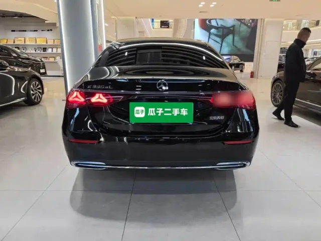 Mercedes-Benz E-Class — Фото автомобиля 5