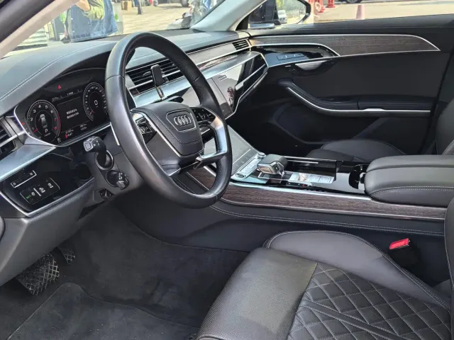 Audi A8 — Фото автомобиля 2