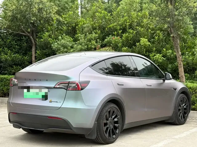 Tesla Model Y — Фото автомобиля 5