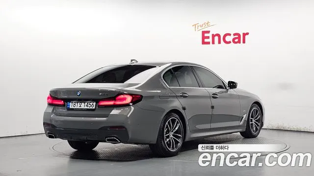 BMW 5 Series G30 — Фото автомобиля 2