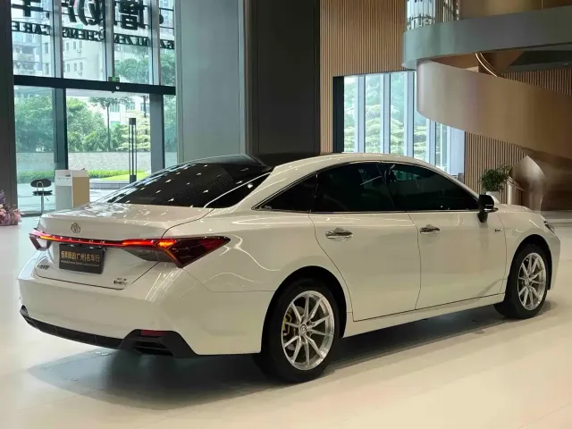 Toyota Avalon — Фото автомобиля 4