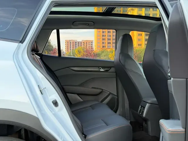 Dongfeng Yixuan GS — Фото автомобиля 6