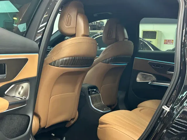 Mercedes-Benz E-Class — Фото автомобиля 15