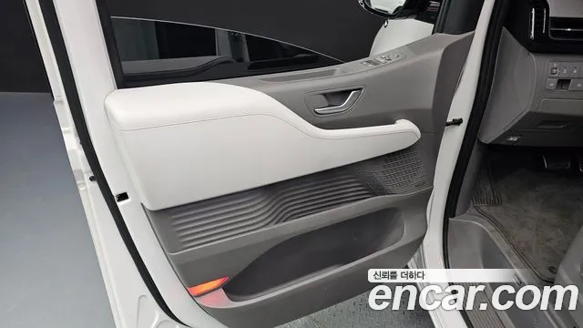 Hyundai Staria Staria 4WD Lounge 9 мест — Фото автомобиля 22