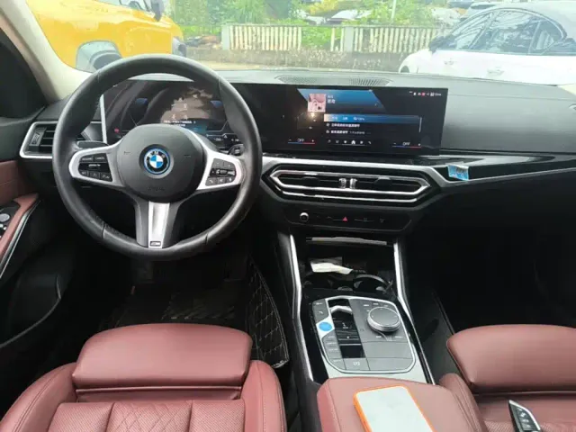 BMW i3 — Фото автомобиля 9