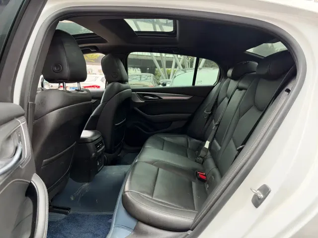 Cadillac CT5 — Фото автомобиля 10
