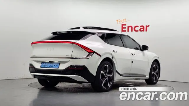 Kia EV6 — Фото автомобиля 2