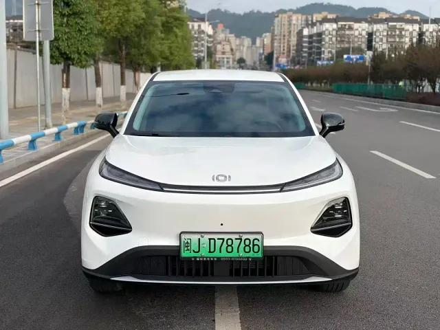 Changan Qiyuan Q05 — Фото автомобиля 2