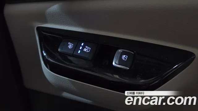 Kia Carnival Generation 4 — Фото автомобиля 20