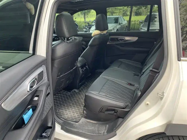 GAC Trumpchi GS8 — Фото автомобиля 5