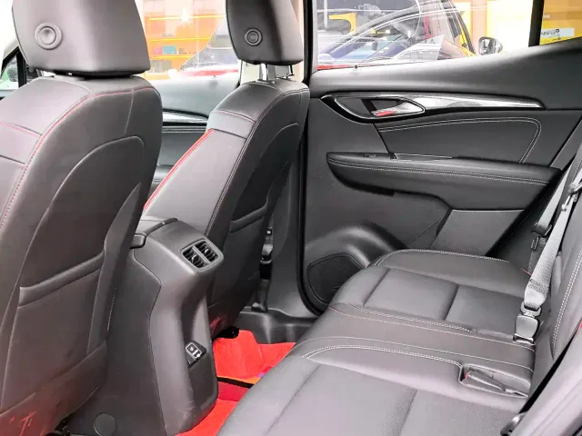 Buick Envision S — Фото автомобиля 8
