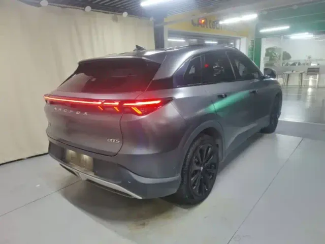 Arcfox Alpha T5 — Фото автомобиля 6