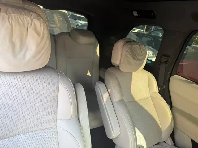 Li Auto L9 — Фото автомобиля 6