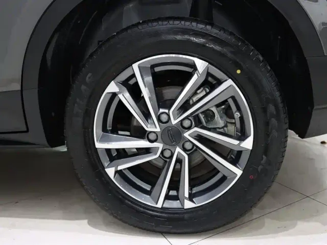 Geely Binyue — Фото автомобиля 15