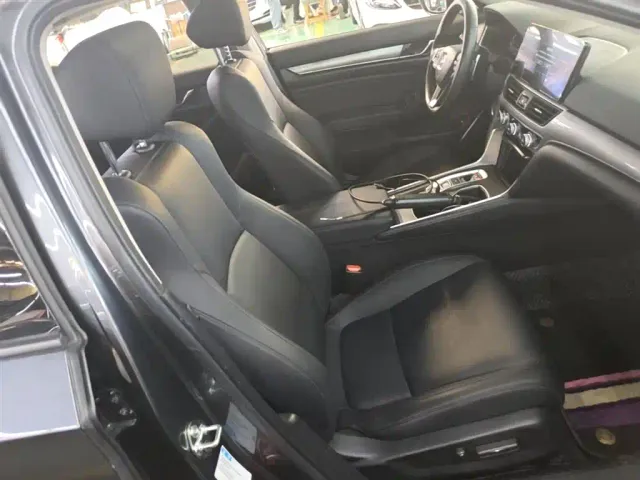 Honda Accord — Фото автомобиля 24