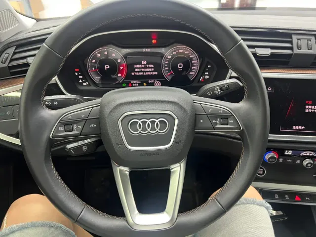 Audi Q3 — Фото автомобиля 12