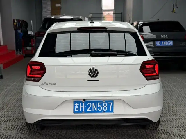 Volkswagen Polo — Фото автомобиля 12