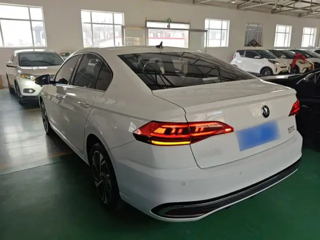 Volkswagen Bora — Фото автомобиля 22