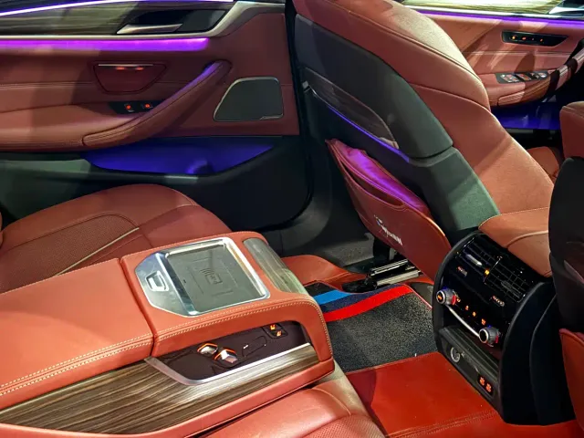 BMW 5 Series — Фото автомобиля 10