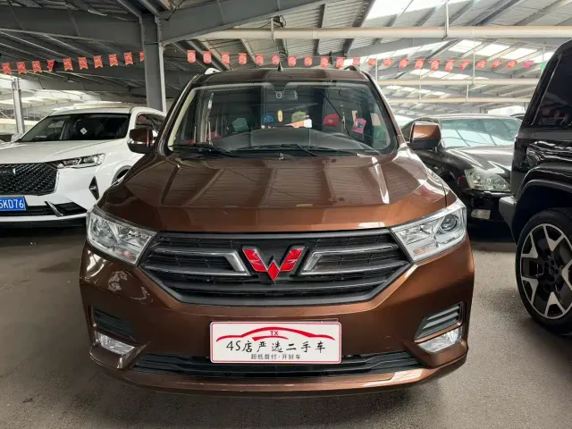Wuling Hongguang — Фото автомобиля 2