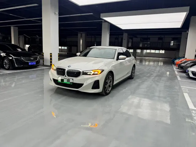 Фотография автомобиля — BMW i3