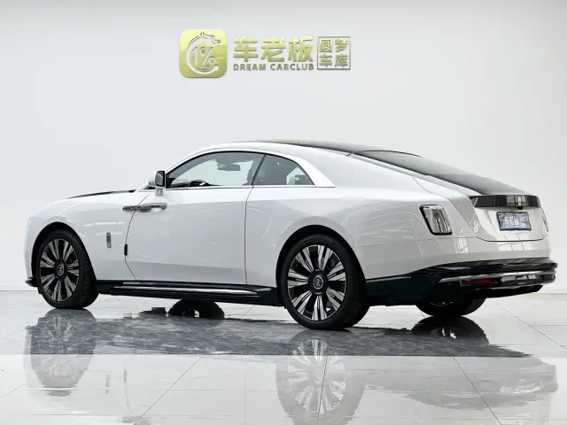 Rolls-Royce Spectre — Фото автомобиля 6