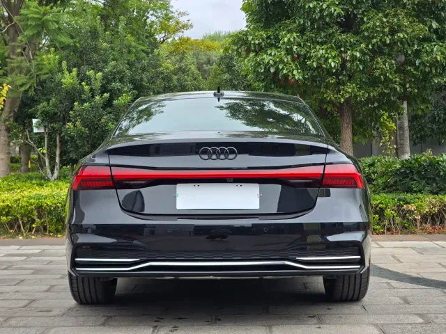 Audi A7L — Фото автомобиля 11
