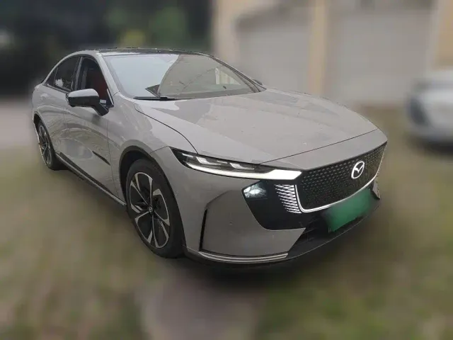 Mazda EZ-6 — Фото автомобиля 3