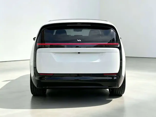 Li Auto MEGA — Фото автомобиля 8