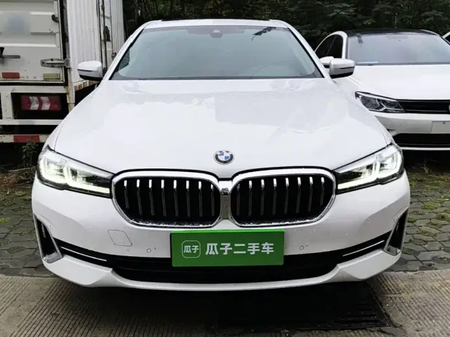 BMW 5 Series — Фото автомобиля 2