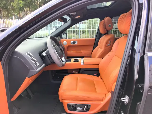 Li Auto L8 — Фото автомобиля 7