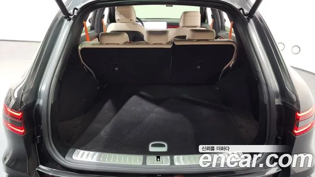 Genesis GV70 — Фото автомобиля 17