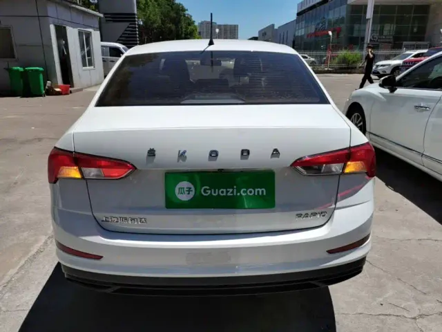 Skoda Rapid — Фото автомобиля 3