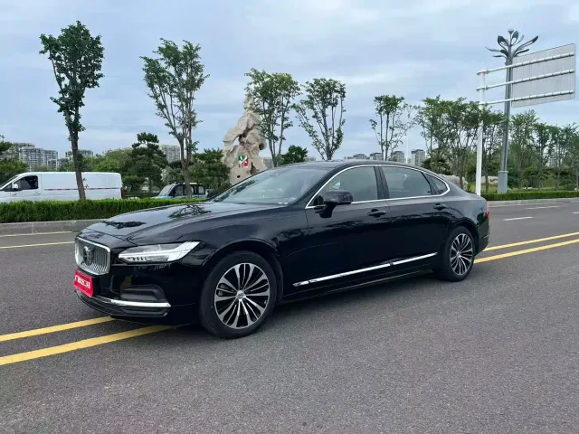 Volvo S90 — Фото автомобиля 3