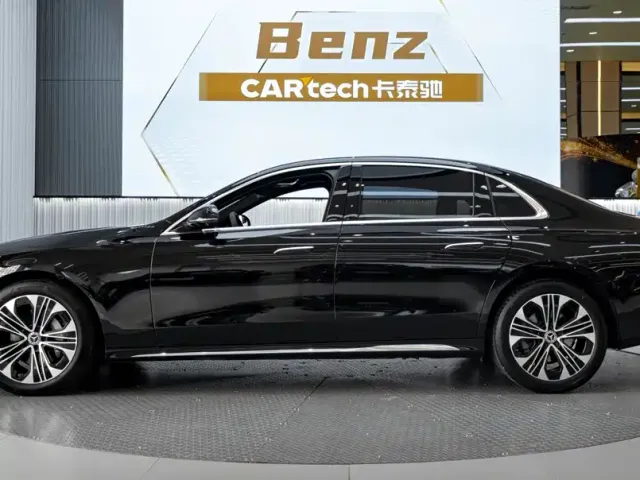 Mercedes-Benz E-Class — Фото автомобиля 3