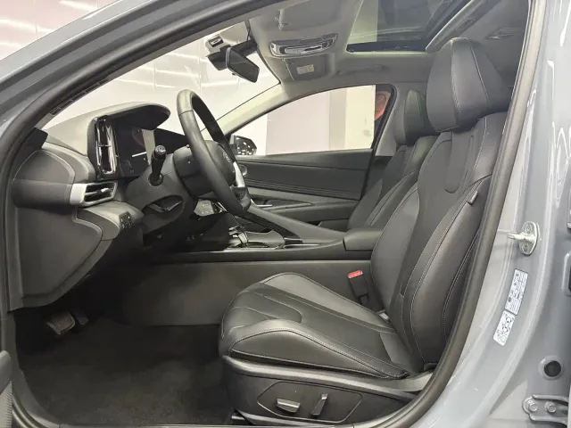 Hyundai Elantra — Фото автомобиля 4