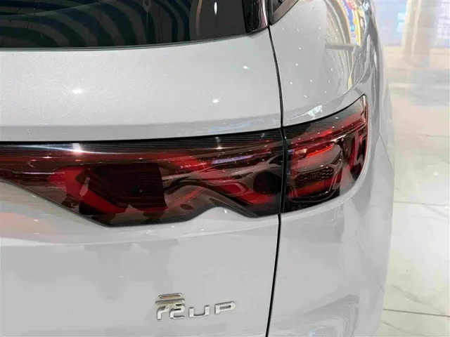 BYD Yuan UP — Фото автомобиля 8