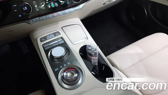 Genesis GV70 — Фото автомобиля 12