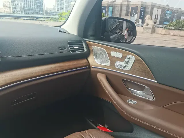 Mercedes-Benz GLE-Class — Фото автомобиля 13