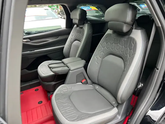 Ford Edge — Фото автомобиля 11
