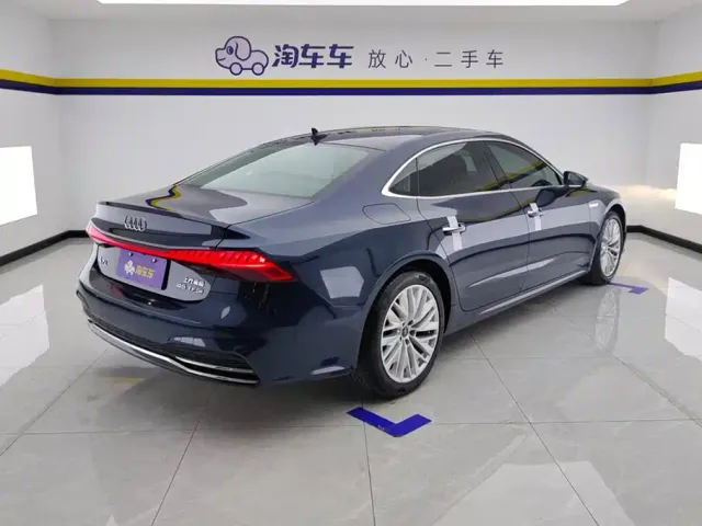 Audi A7L — Фото автомобиля 3