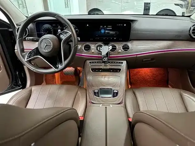 Mercedes-Benz E-Class — Фото автомобиля 11