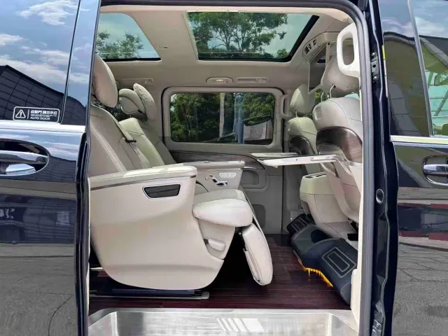 Mercedes-Benz V-Class — Фото автомобиля 20