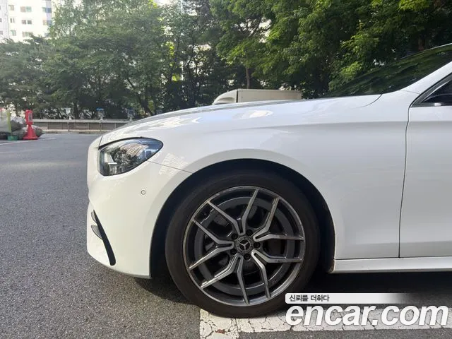 Mercedes-Benz E-Class — Фото автомобиля 6