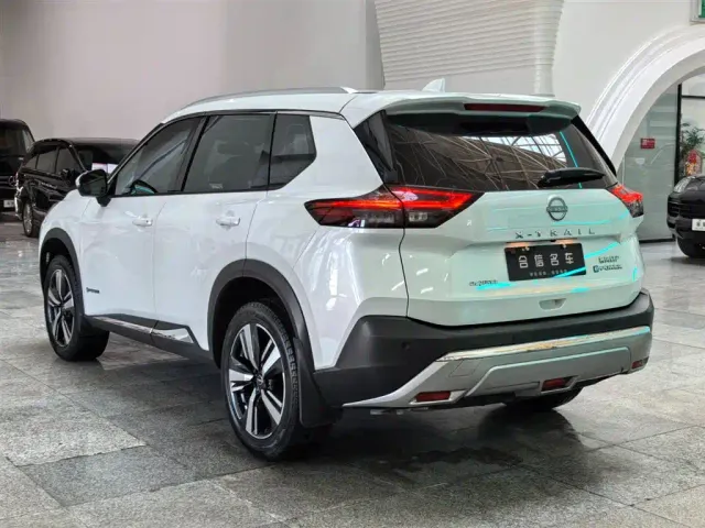 Nissan X-Trail — Фото автомобиля 4