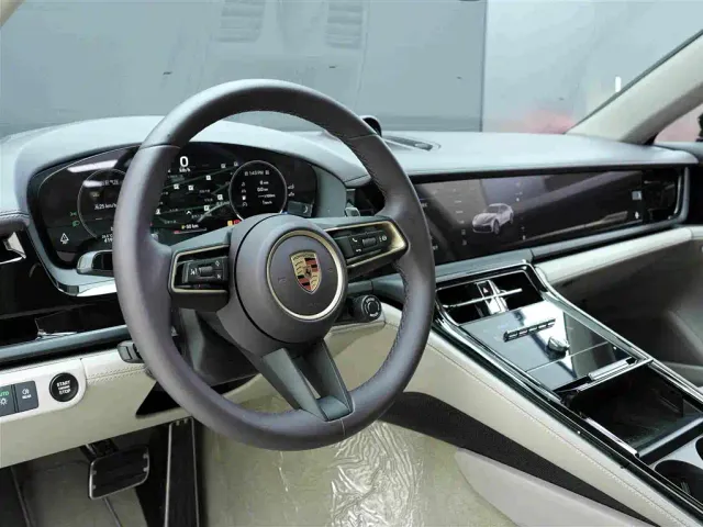 Porsche Panamera — Фото автомобиля 8
