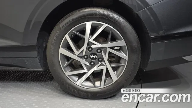 Hyundai Grandeur Grandeur (GN7) 2.5 Бензин 2WD — Фото автомобиля 21